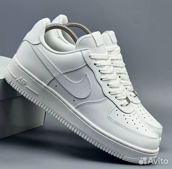 Белые Nike Air Force 1