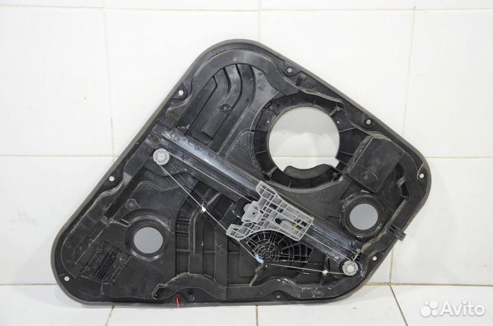 Стеклоподъемник задний правый Hyundai Tucson TL