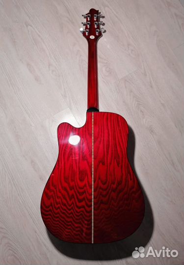 Акустическая гитара