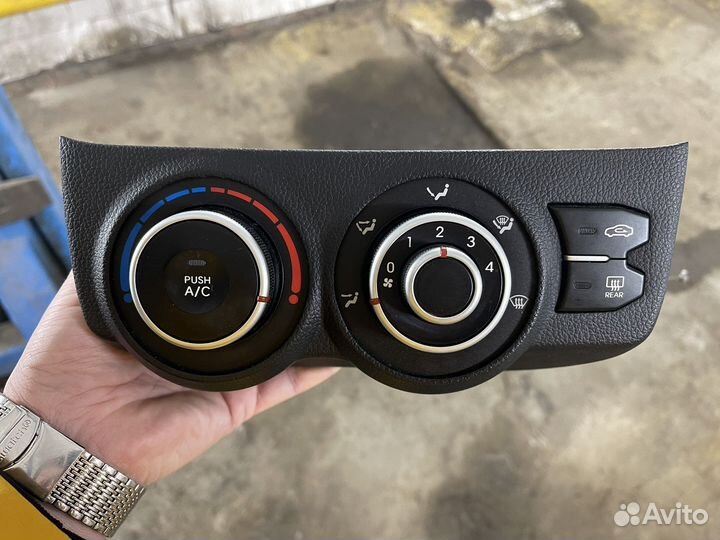 Блок управления печкой kia rio3