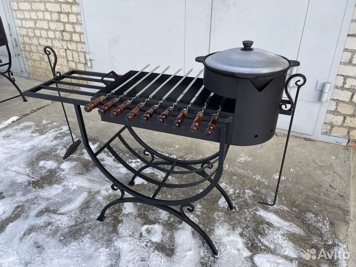 Мангал с очагом под казан с подставкой