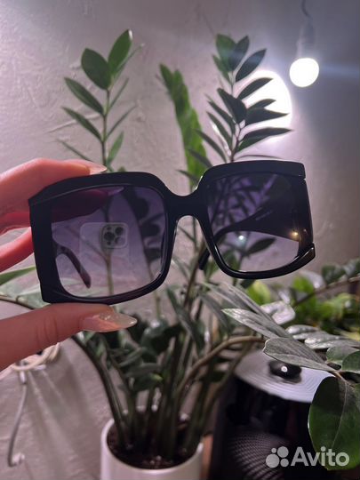 Солнцезащитные очки крупные
