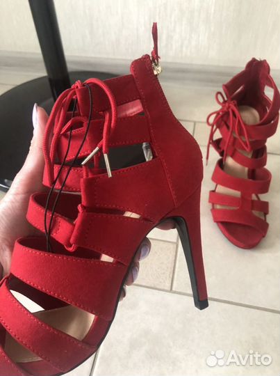 Босоножки Бершка