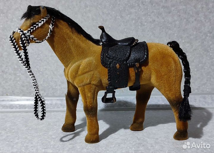 Игрушечная лошадь