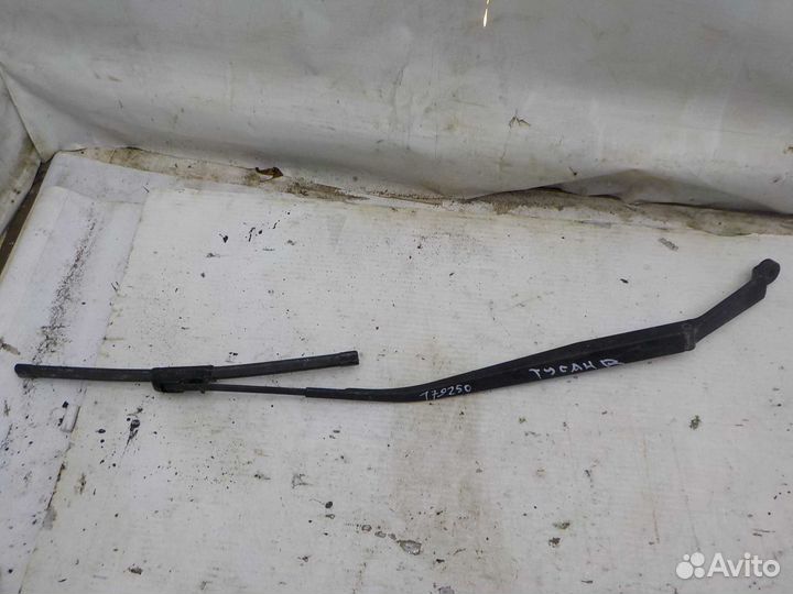 Поводок стеклоочистителя hyundai tucson правый
