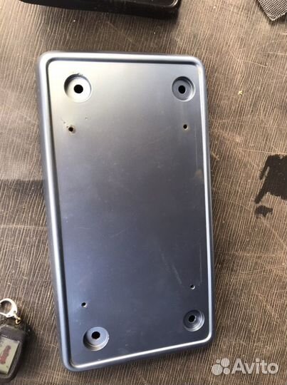 Подиум номерного знака