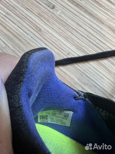 Футбольные бутсы adidas 32