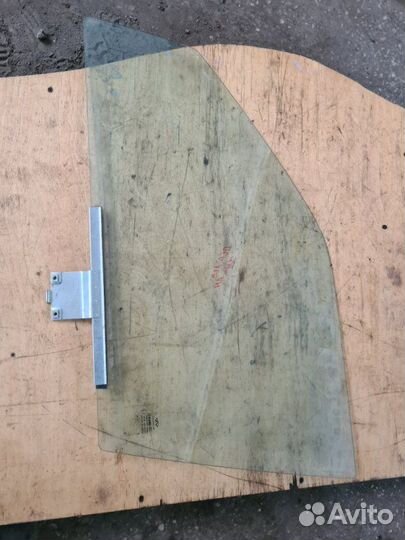 Стекло двери переднее левое Chery Amulet A15 2007