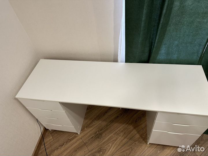 Стол письменный