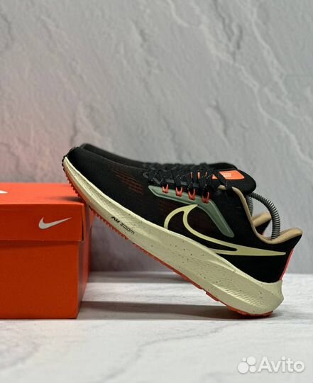 Кроссовки мужские Nike