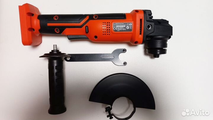 Аккумуляторная углошлифмашина Ferm AGM1131 ушм