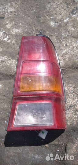 Задний фонарь Мазда 626 универсал