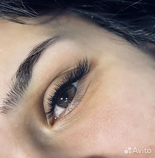 Модель на Наращивание ресниц