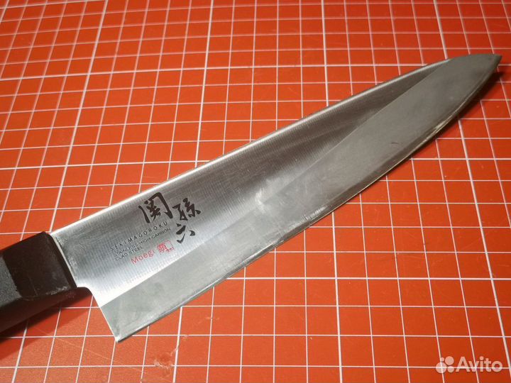 Японский кухонный нож Гюйто 180 мм KAI