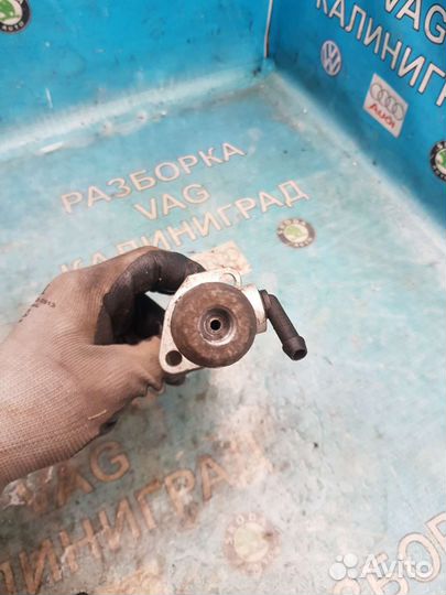 Главный цилиндр сцепления 443721401À Audi 100 c3