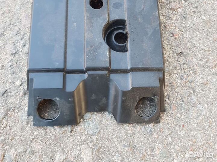 705008056 защита центральная BRP Can-Am G2