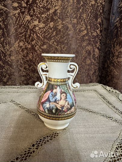 Маленькая вазочка