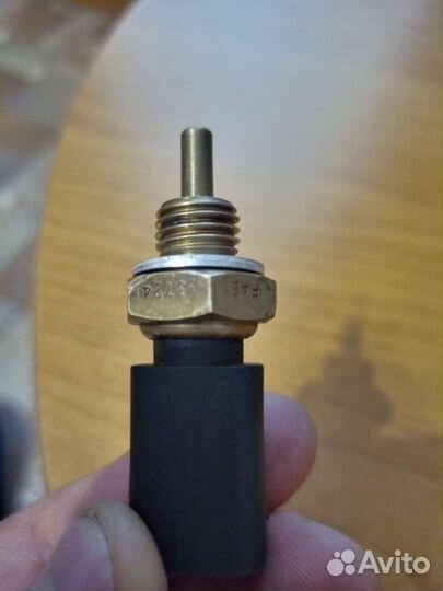 Датчик температуры охлаждающей жидкости