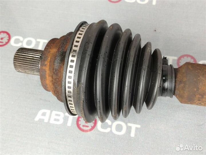 Привод передний правый Skoda Octavia (A5 1Z) 200