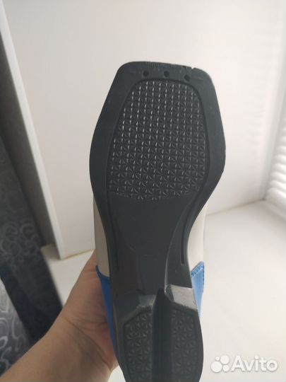 Лыжные ботинки