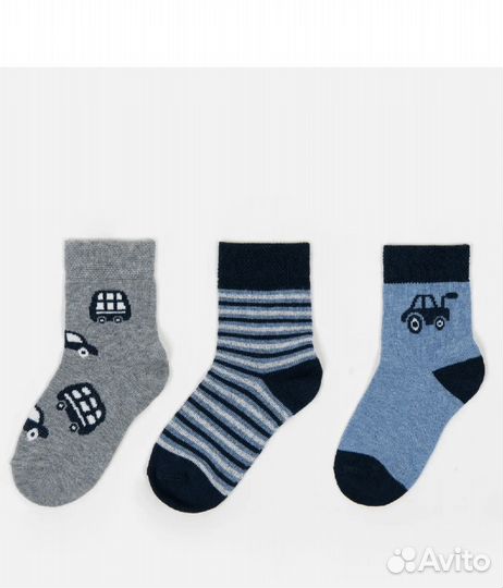 Два комплекта колготок и носки