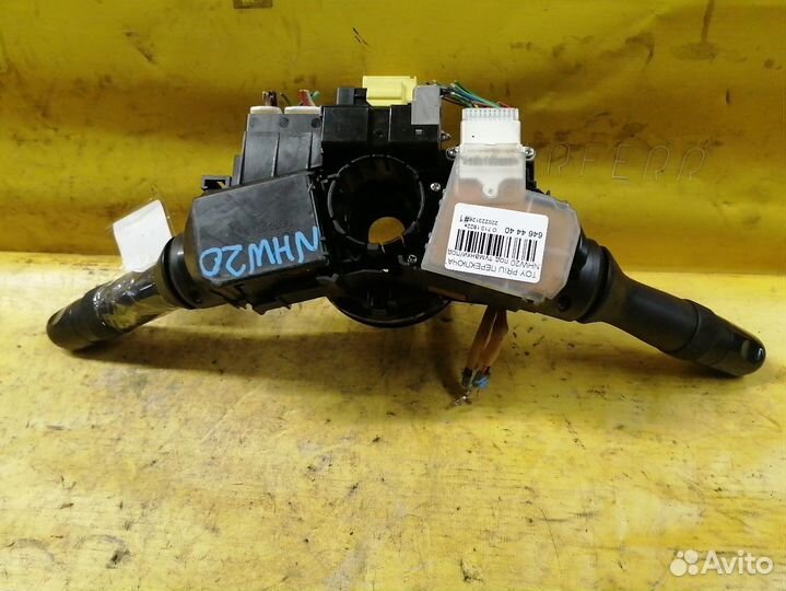 Блок подрулевых переключателей Toyota Prius NHW20