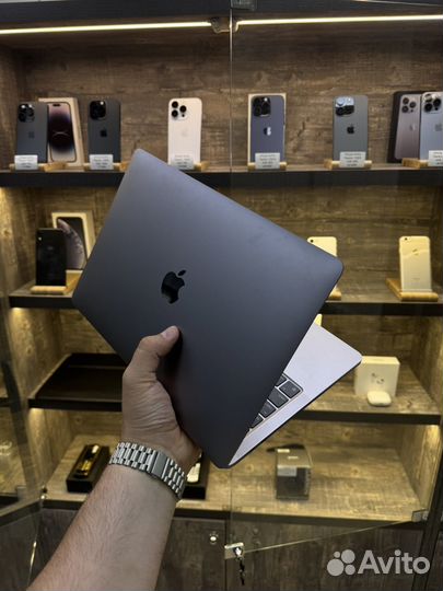 Macbook pro 13 m2 2022 8/512