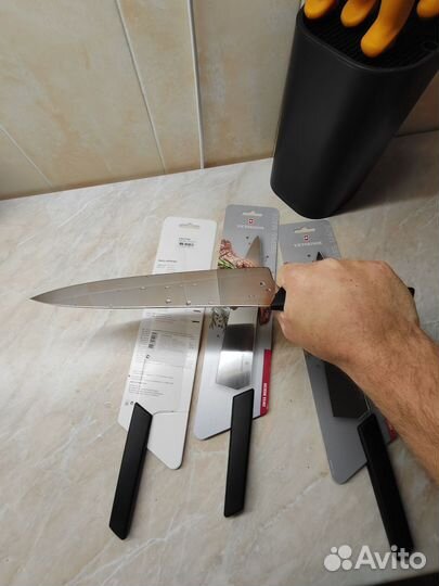 Кухонный нож Victorinox 6.9013.25b