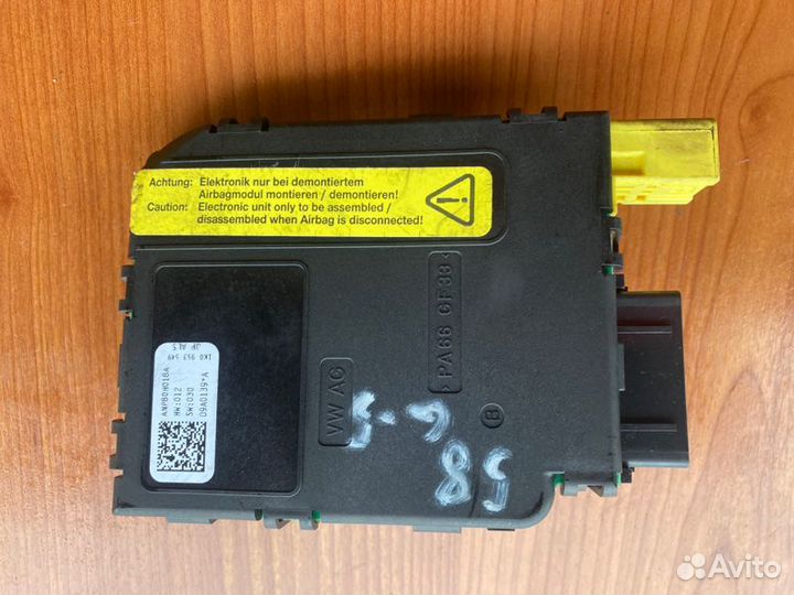 Блок подрулевых переключателей Vw Golf 5 BKC 2005