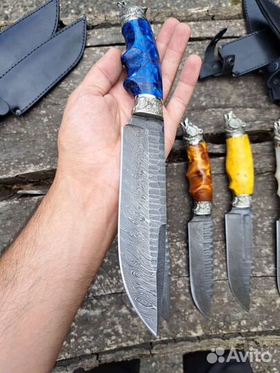 Охотничий нож из дамасской стали