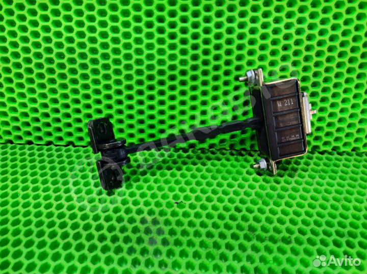 Ограничитель двери Mercedes-Benz E W211