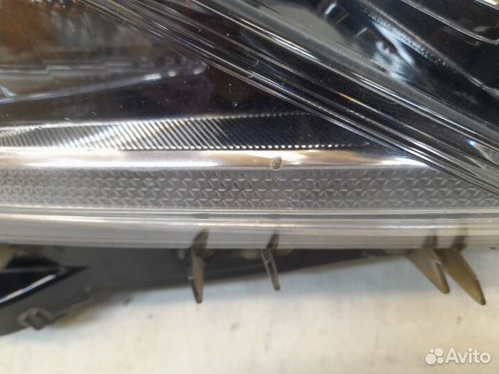 Фара правая Toyota Camry 70 2017-2021