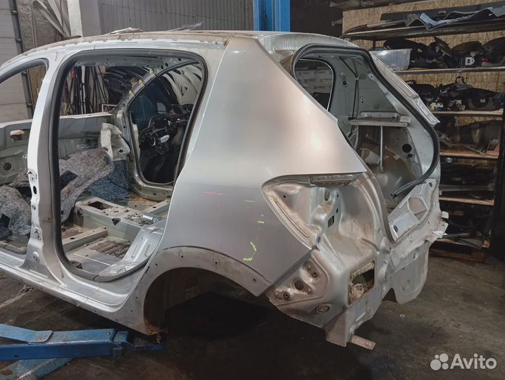 Крыло заднее левое Renault Sandero Stepway (5S)