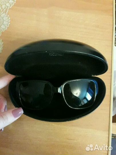 Очки солнечные дорогого бренда