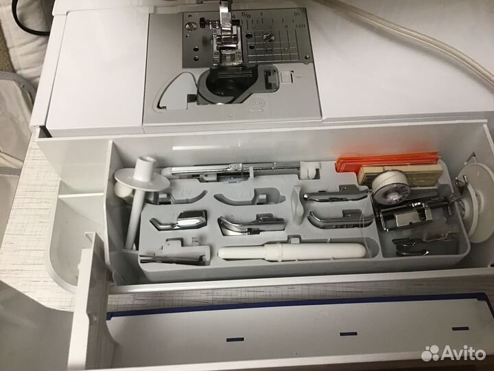 Швейно-вышивальная машина Brother Innov-is V7