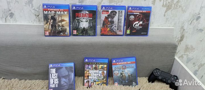 Продаю Sony PlayStation 4 в комплекте игры и пред
