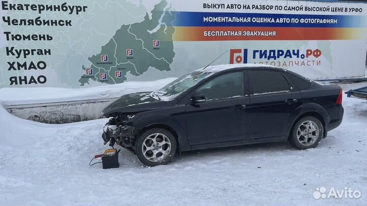 Накладка под торпедо левая Ford Focus 2 1493166