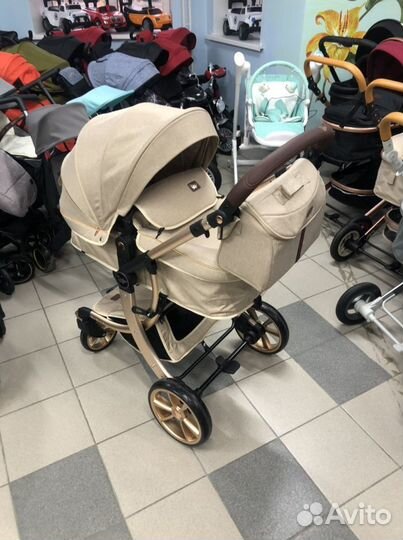 Коляска Люкс мом