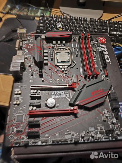 Материнская плата с процессором