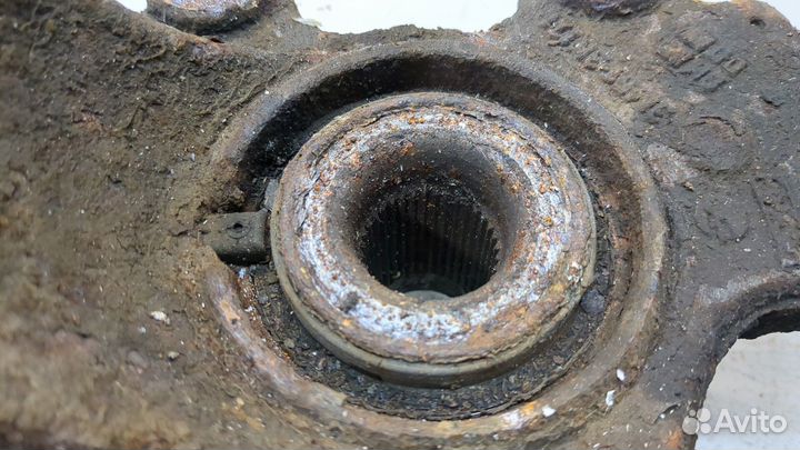 Ступица (кулак, цапфа) левая передняя Volvo S40 2004