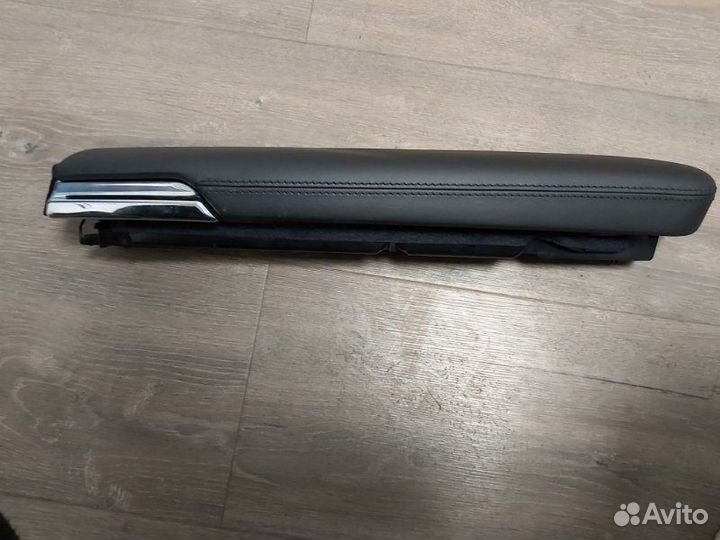Подлокотник передний правый Mercedes S 500 4Matic