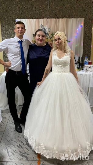 Ведущая на праздник