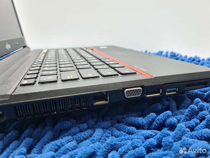 Fujitsu LifeBook E546 i3-6, 8Gb, HDD 320, 14 HD