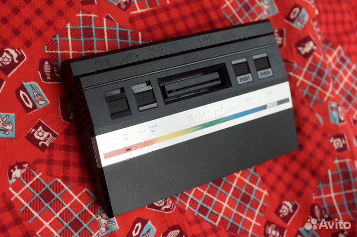 Atari 2600 PAL, джойстики CX-40, SJS-I и QuickShot