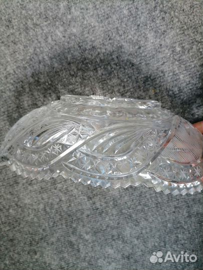 Хрустальный салатник овальной формы
