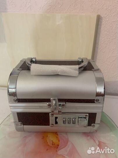 Шкатулка на замке