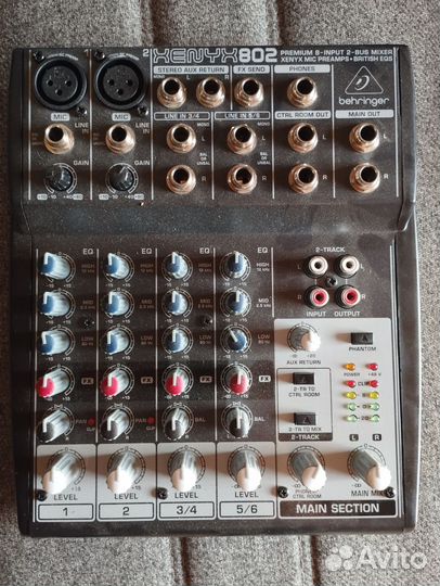 Микшерный пульт behringer