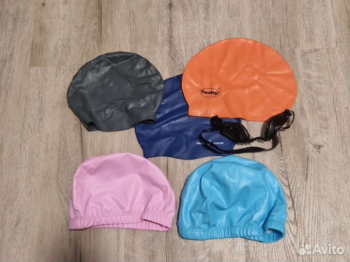 Шапочки и очки для бассейна