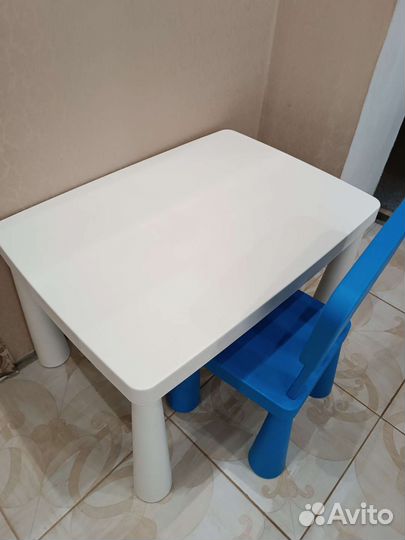 Детский стол и стул IKEA