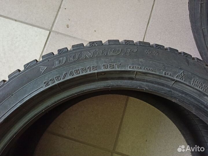 Dunlop Winter Maxx 235/45 R18